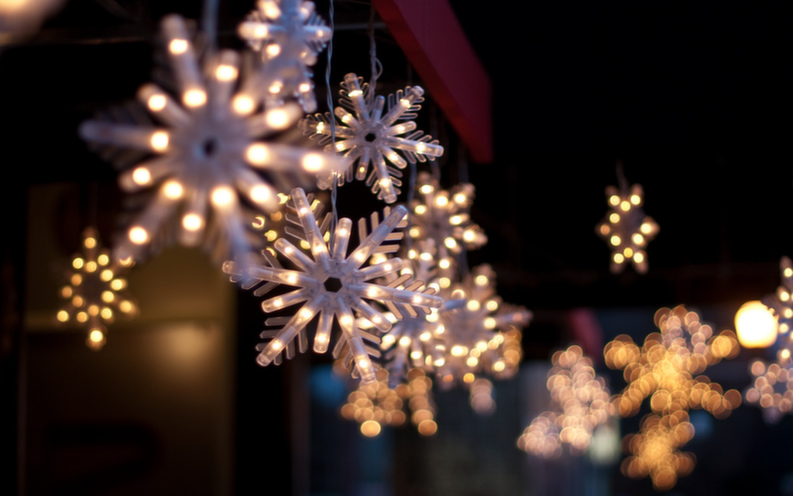 Year Round Lighting Year Round Lighting