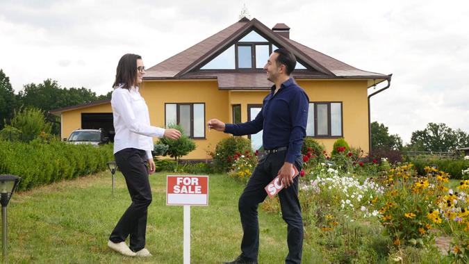 For Sale, home buyer, real estage agent