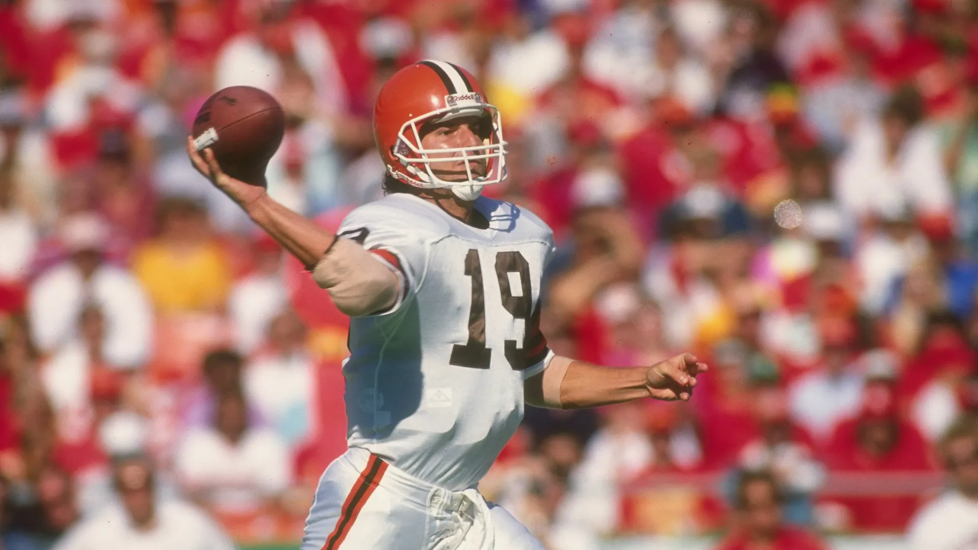 How Dan Marino, Vince Young and Other Broke NFL Players Lost Their Fortunes  | GOBankingRates