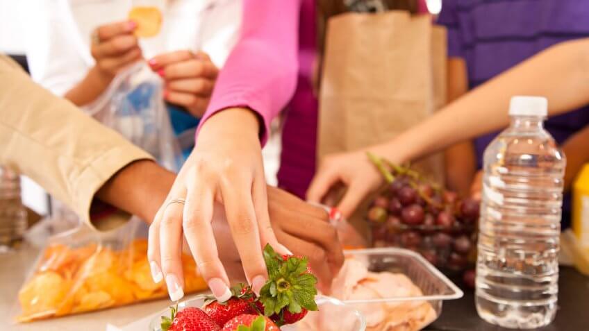 packing a lunch at home