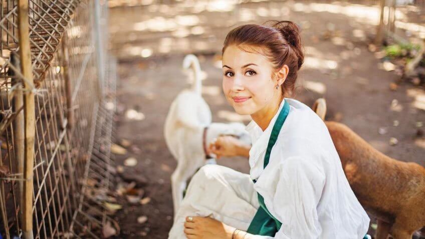 woman volunteering