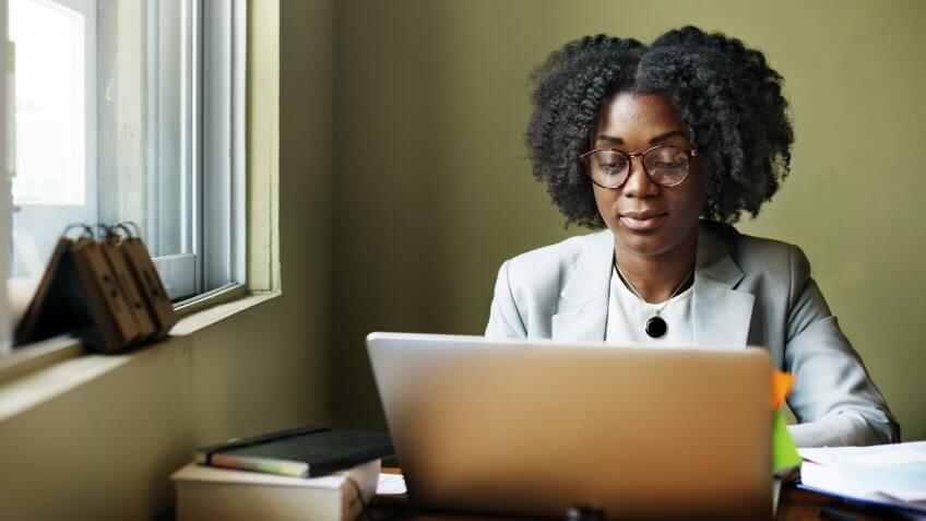woman-researching-jobs