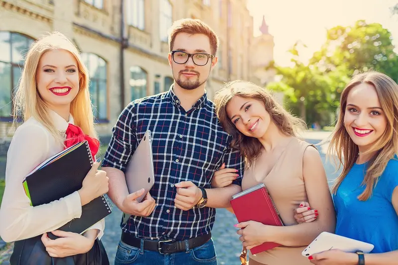 Financial planning tips for college students