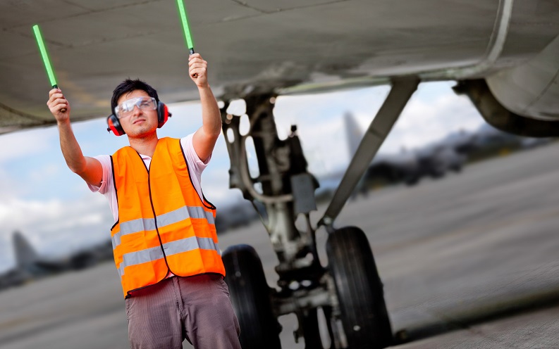 starting pay for air traffic controller