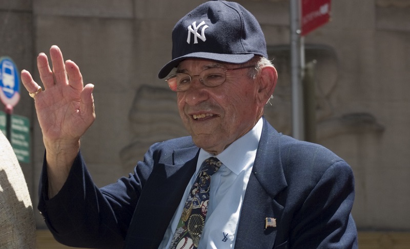 Baseball legend Yogi Berra dies at 90 - BBC News