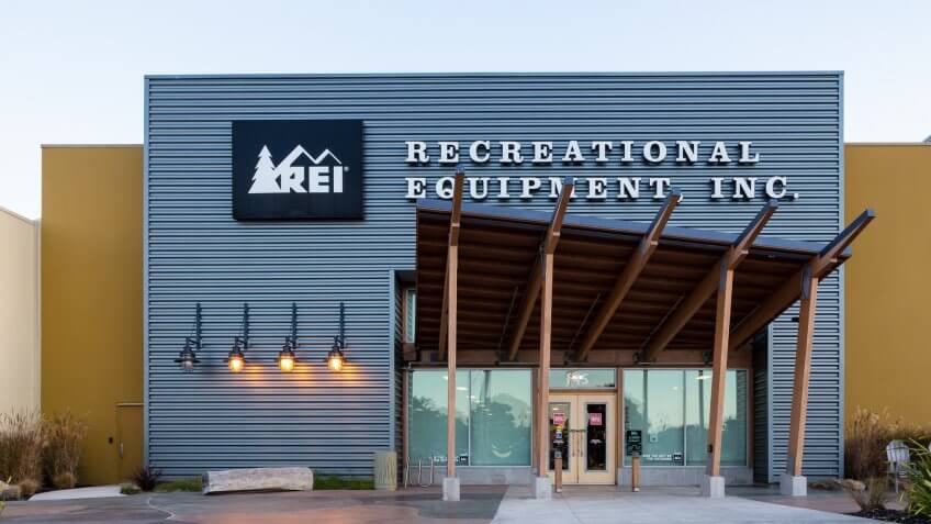 rei store rei store