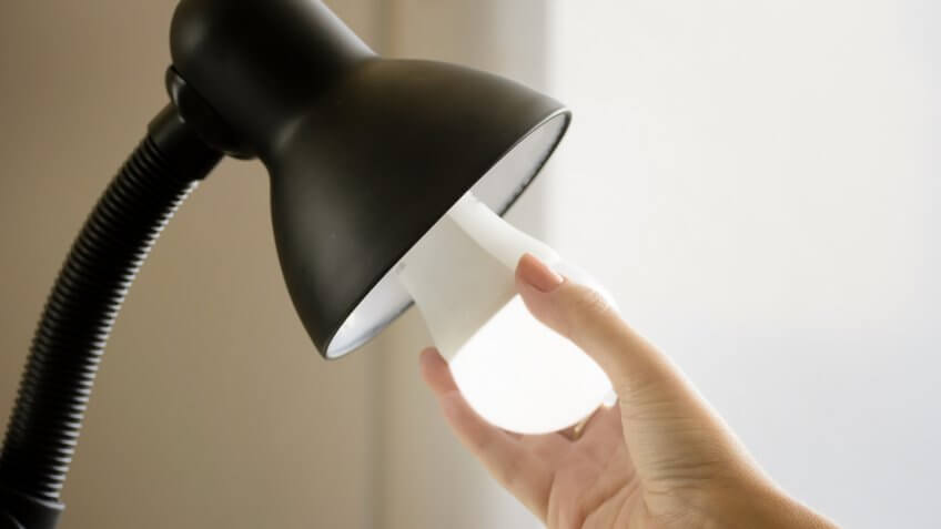 Hand changing bulb Hand changing bulb