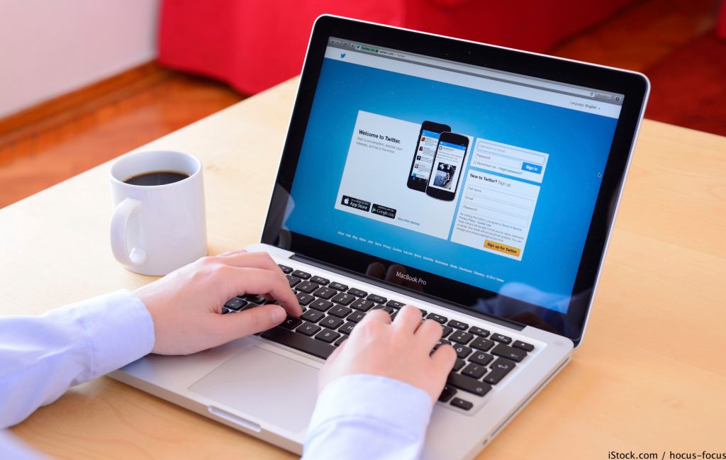 5 Ways Your Social Media Accounts Hurt Your Career 5 Ways Your Social Media Accounts Hurt Your Career