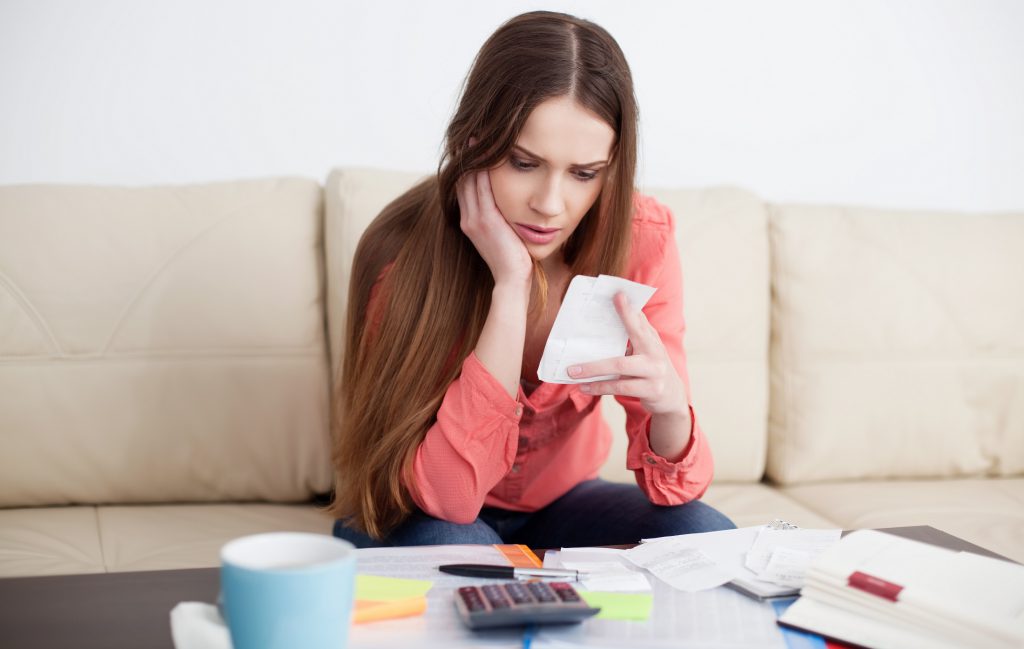 7 Most Common Money Mistakes When You’re Living Paycheck to Paycheck 7 Most Common Money Mistakes When You’re Living Paycheck to Paycheck
