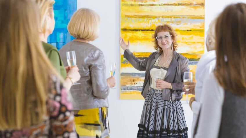 art gallery, curator, museum