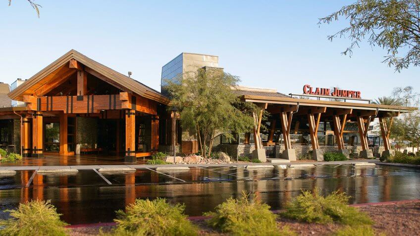 claim jumper store front