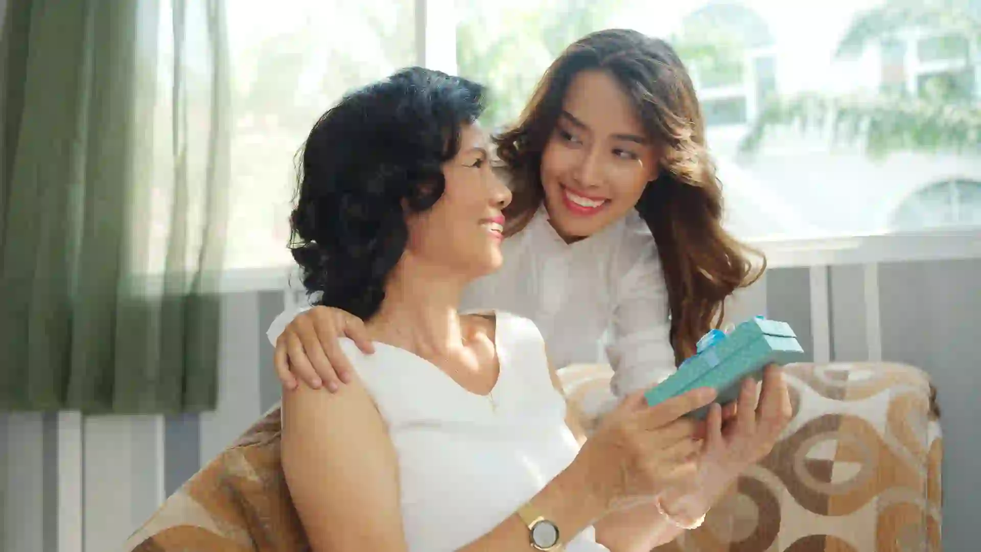 6 Great Mother’s Day Gifts To Buy at Walmart’s Spring Beauty Event