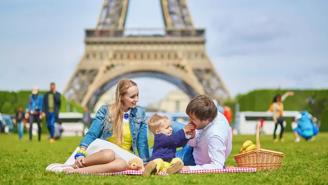 11979, European Vacation, Family, Horizontal, Save, paris