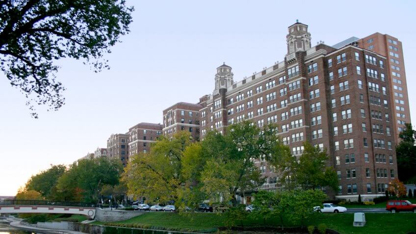 11825, Apartments, BUILDING, Building-Type, Cities, Here's What an Average Apartment Costs in 50 US Cities, House, Kansas City Missouri, States, US, USA, america