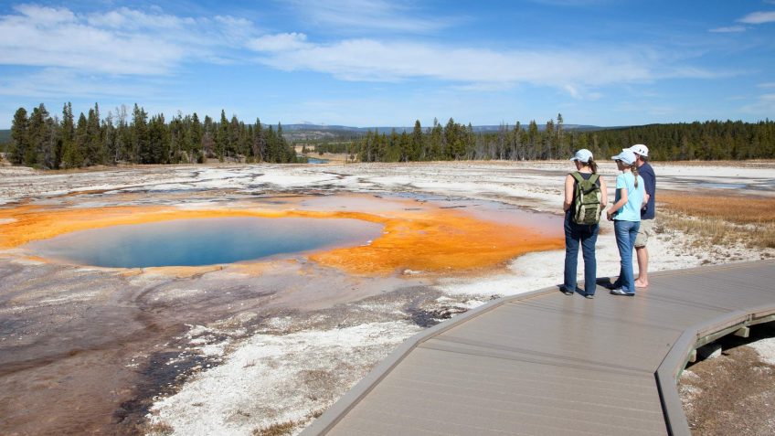 yellowstone hot springs