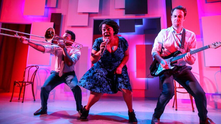 12/4/16 7:36:45 PM The Second Cityís Mainstage 105th RevueThe Winner of our DiscontentFeaturing Shantira JacksonPaul JurewiczKelsey?KinneyMartin MorrowRashawn Nadine ScottJamison WebbMusic Director Vinnie Pillarella © Todd Rosenberg Photography 2016.