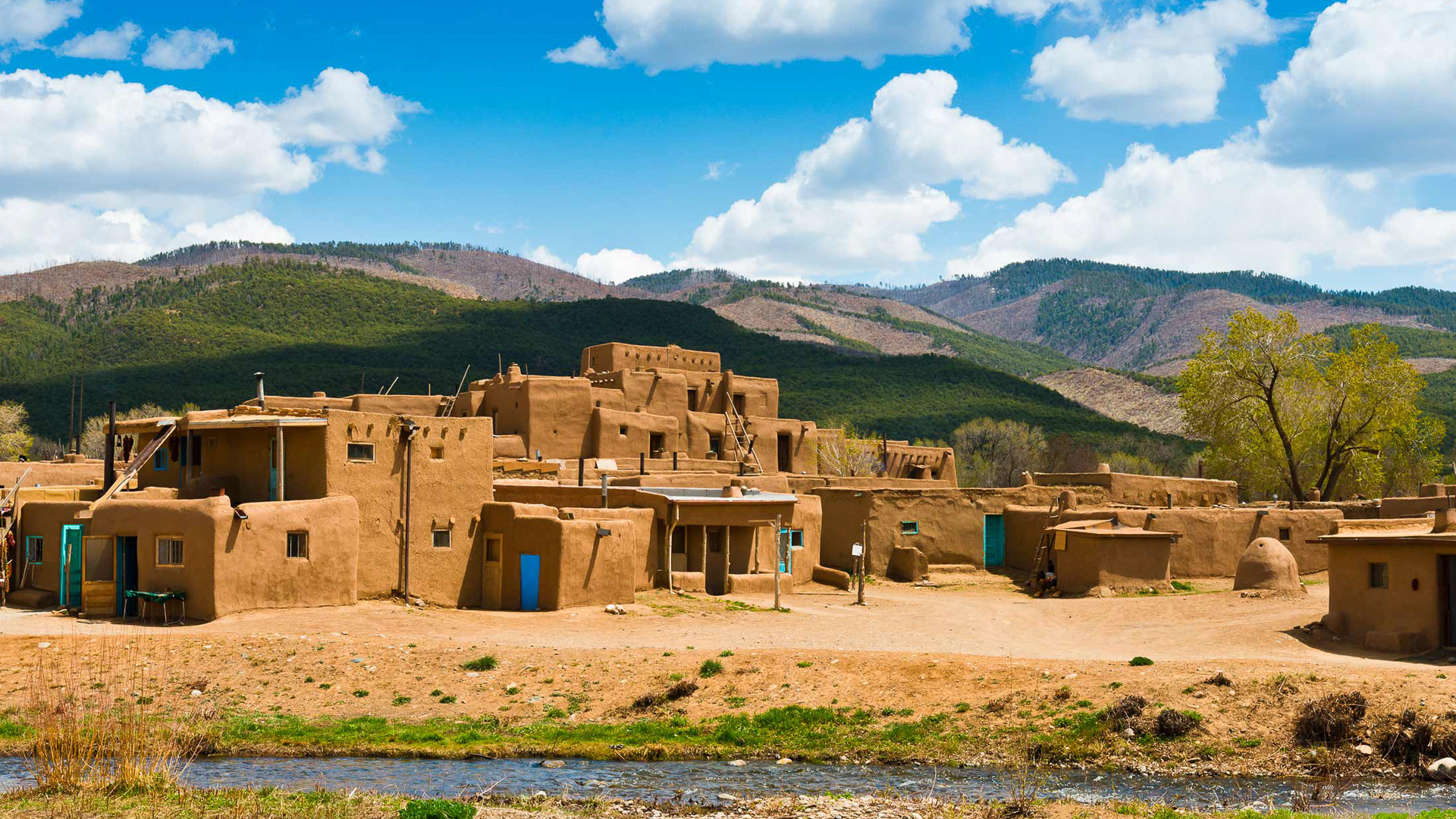 7 Fall Destinations That Make the Middle Class Feel Rich