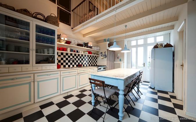 quirky kitchen tiling