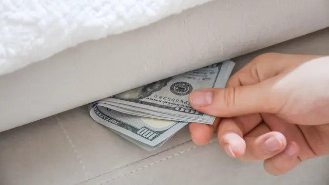 money-under-mattress