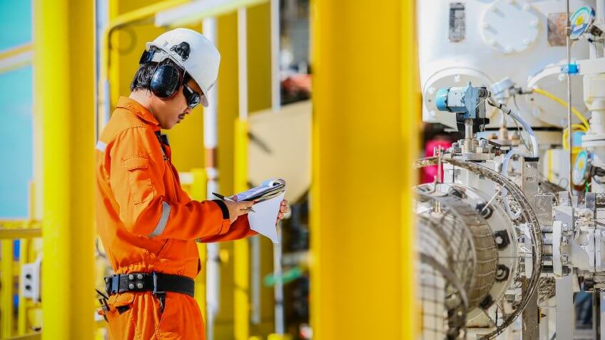 Power plant operators/distributors/dispatchers need training and licences.