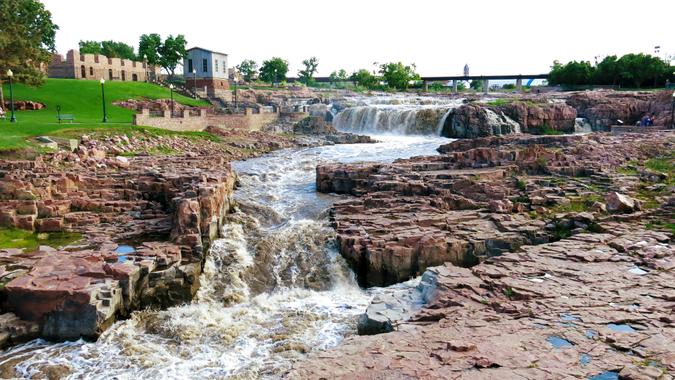 Sioux Falls, S.D. Sioux Falls - Falls Park, South Dakoka.