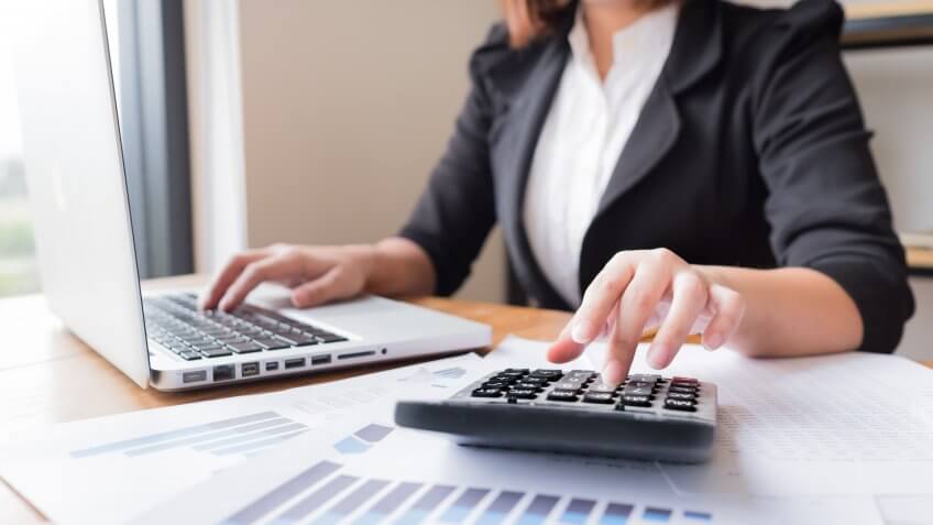 woman-accountant