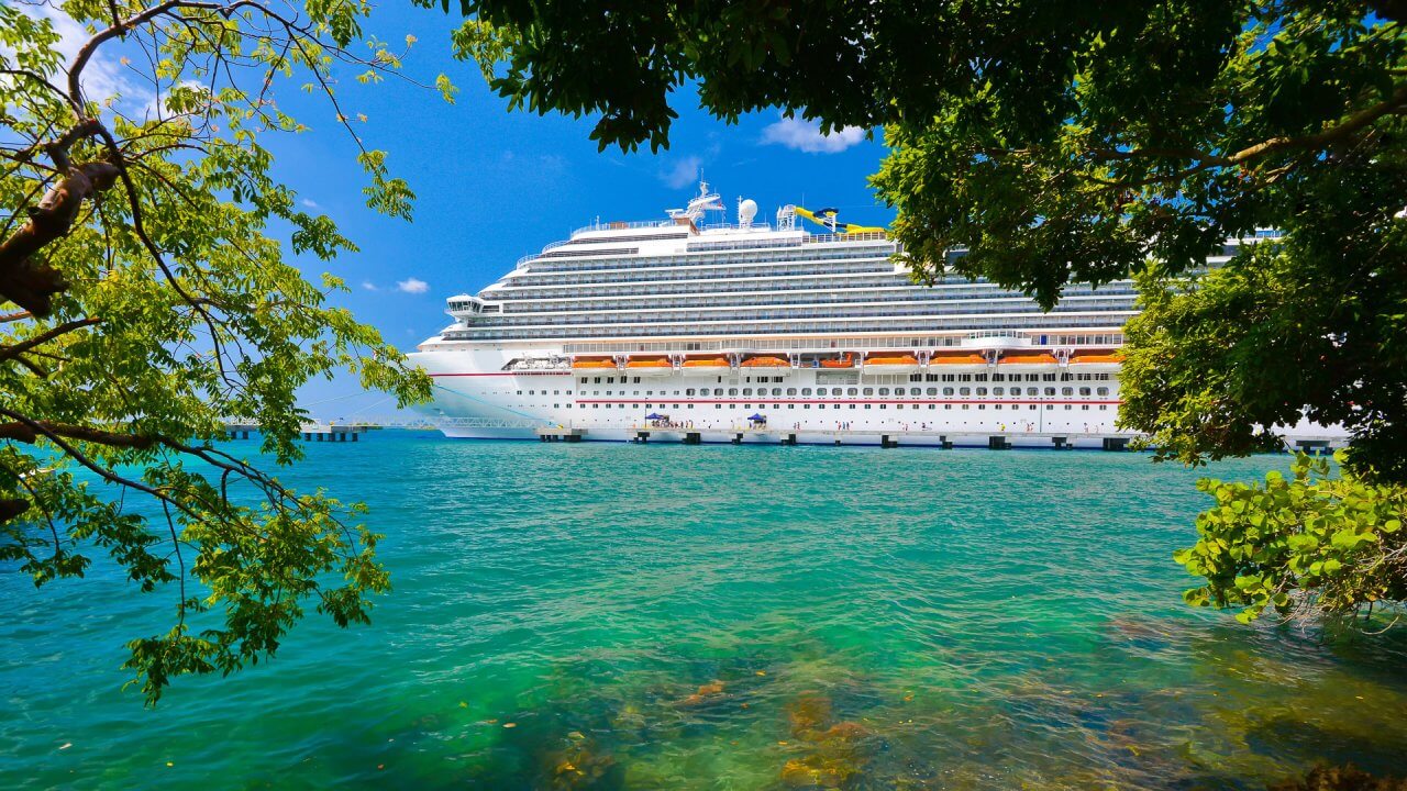 The Best Time of Year to Go on a Cruise GOBankingRates