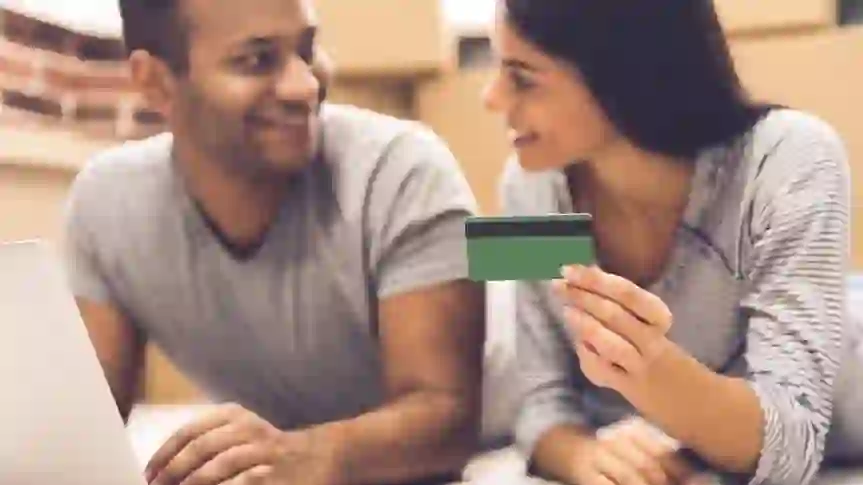 Experts: Who Should, and Shouldn’t, Have Access to Your Credit Card?