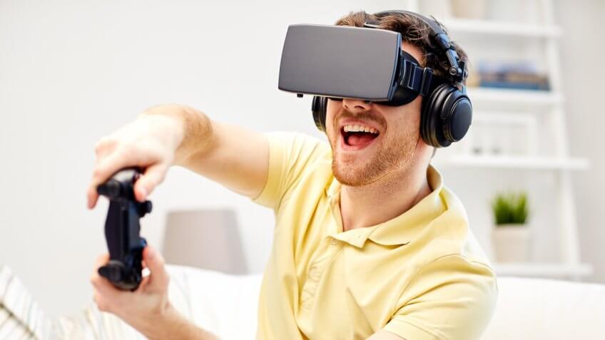 Man playing a Unity game