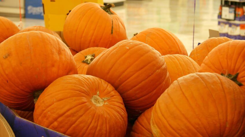 How Much Do Americans Spend on Halloween? GOBankingRates