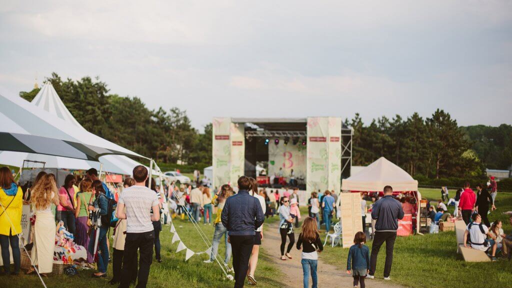Find the free or cheap events. festival