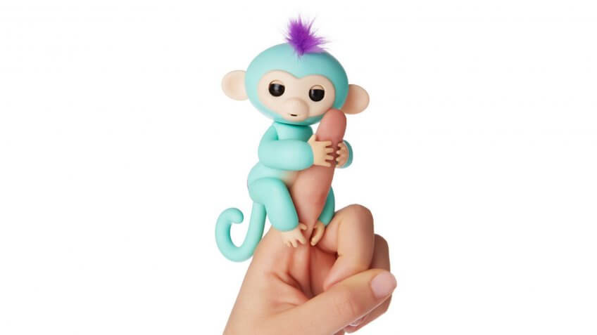 WowWee Fingerlings Interactive Baby Monkey.