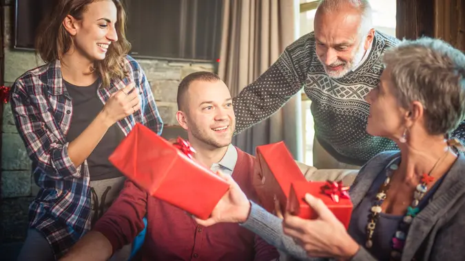 What’s a Holiday Loan? How To Avoid Borrowing Money To Have a Good Holiday What’s a Holiday Loan? How To Avoid Borrowing Money To Have a Good Holiday