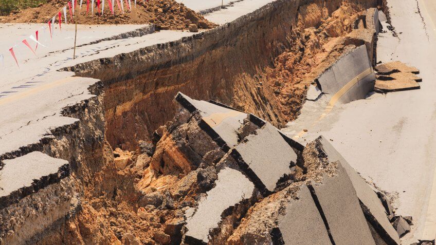road split in half from earthquake