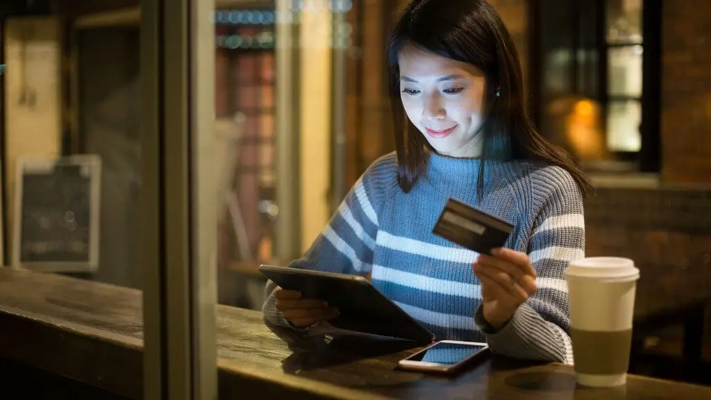 woman shopping online