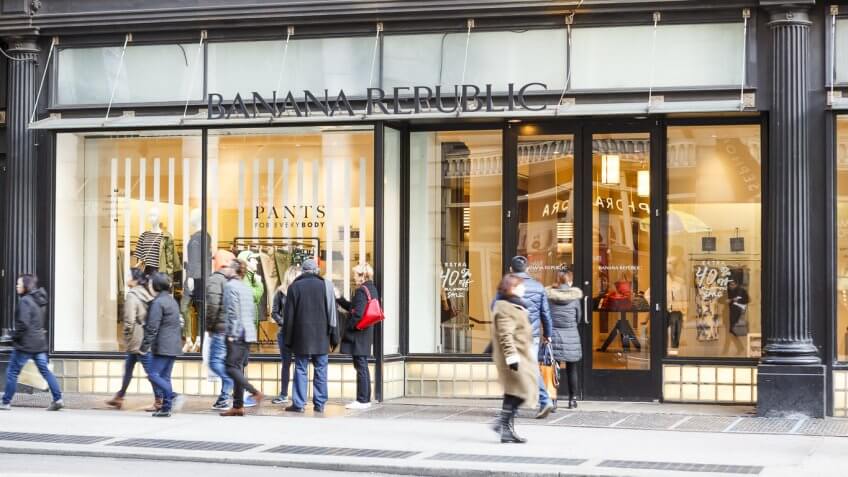 Post navigation Banana Republic Online Return Policy. You can return or exchange items by mail or at the Old Navy store (U.S. locations only) within 45 days of your order date. Returned items must have original package if possible, and include your completed invoice. There are no returns or exchanges on final sale merchandise, online or in stores.
