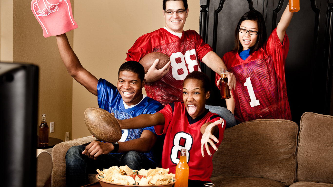 How To Host a Frugal Super Bowl Party