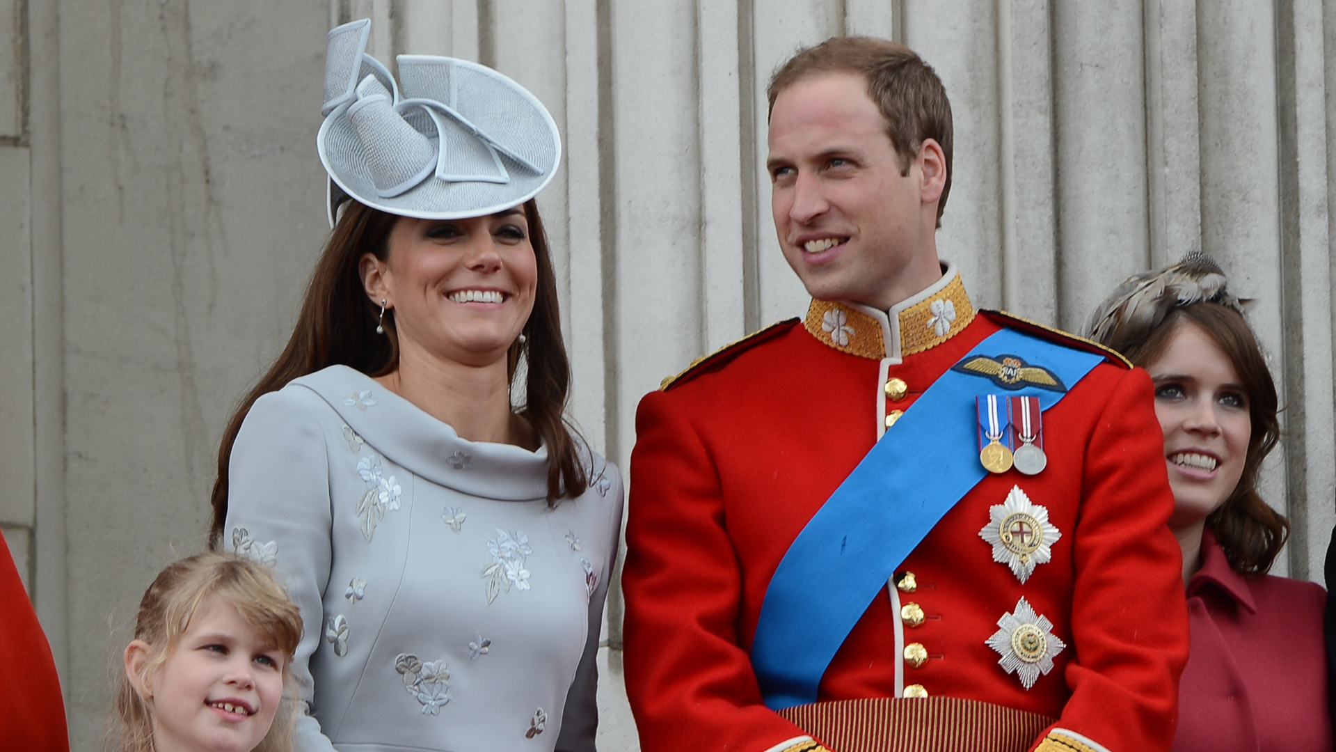 how-does-the-british-royal-family-make-money