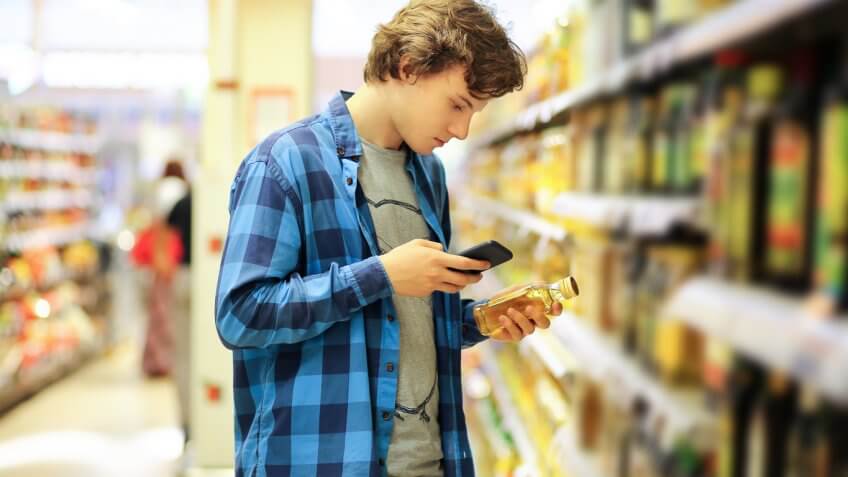 Comparing Prices Without Noticing Sizes Comparing Prices Without Noticing Sizes