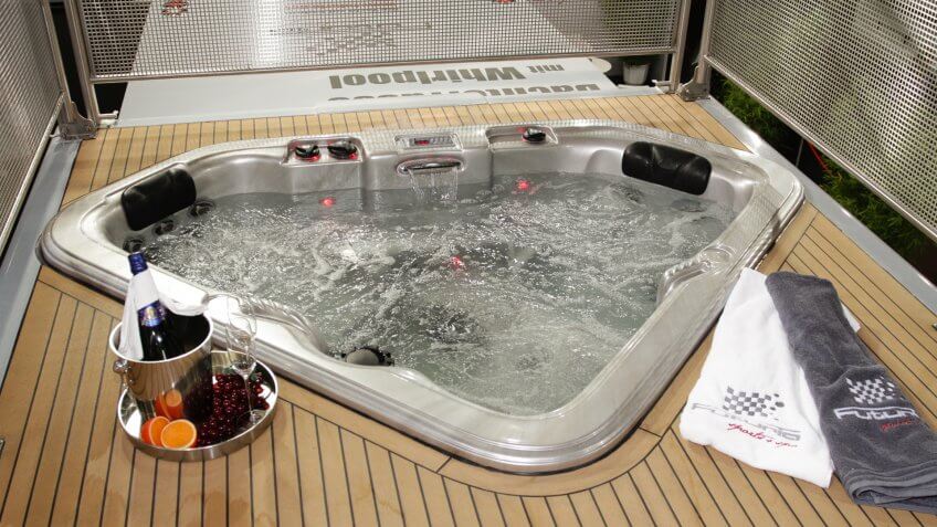 trailer jaccuzzi