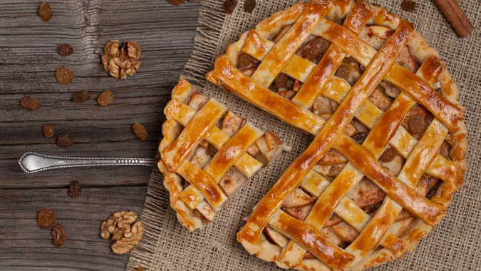 apple-pie-cinnamon-nuts