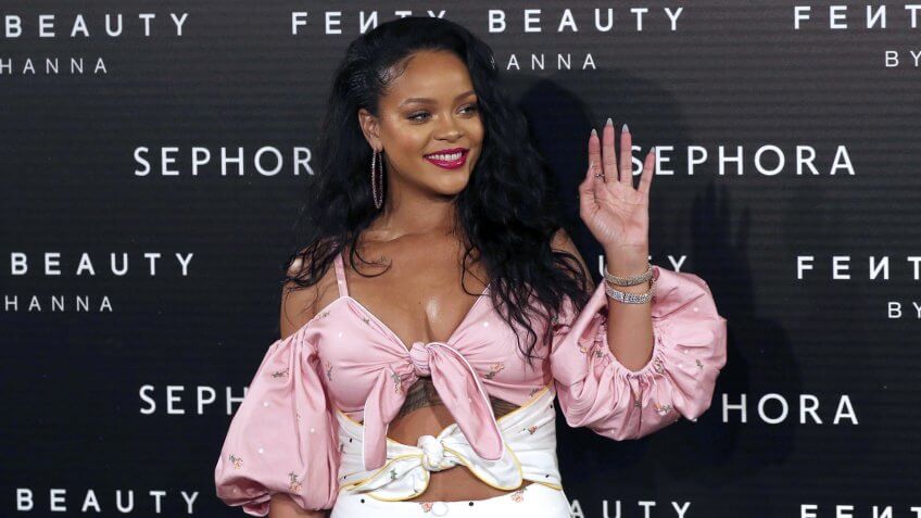 Mandatory Credit: Photo by CHEMA MOYA/EPA-EFE/REX/Shutterstock (9071586c)RihannaRihanna promotes her make-up line Fenty Beauty in Madrid, Spain - 23 Sep 2017Barbadian-born singer and actress Rihanna arrives for the presentation of her cosmetics line at a shopping center in Madrid, Spain, 23 September.