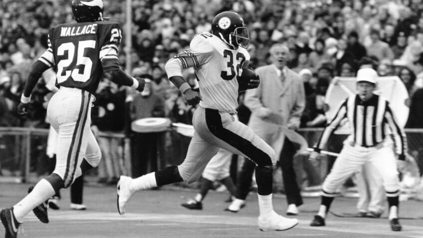 Franco Harris, Jackie Wallace Pittsburgh Steelers' Franco Harris runs into the end zone to score early in third quarter action of NFL football's Super Bowl IX against the Minnesota Vikings at Tulane Stadium in New Orleans.