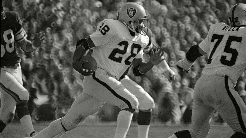 Running back Clarence Davis of the Oakland Raiders is seen during Super Bowl XI action against the Minnesota Vikings at the Rose Bowl in Pasadena, CalifSuper Bowl XI Oakland Minnesota 1977, Pasadena, USA.