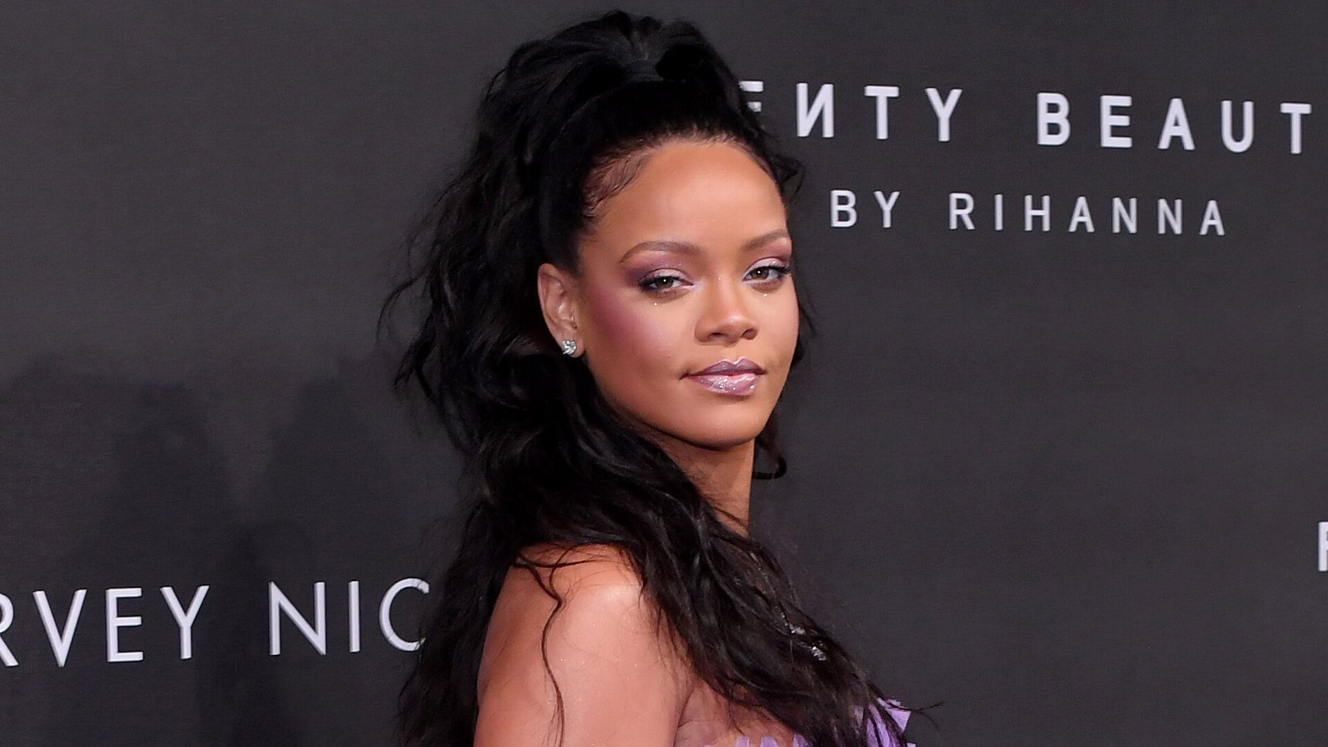 Rihanna’s Net Worth Exceeds $1 Billion As She Becomes Wealthiest Female