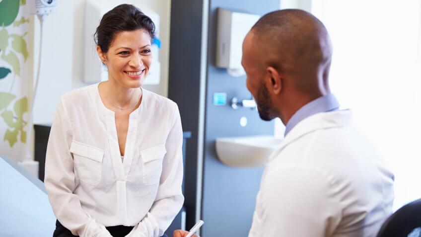 doctor speaking to a patient