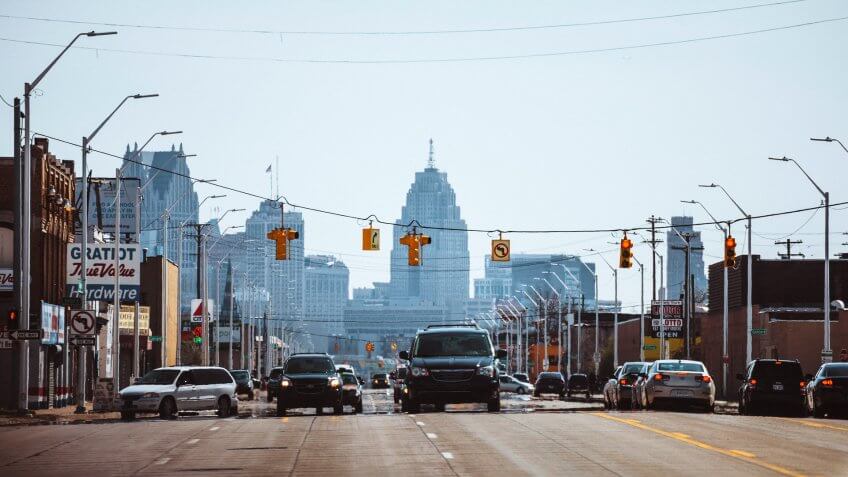 Streets of Detroit, Gratiot Avenue.