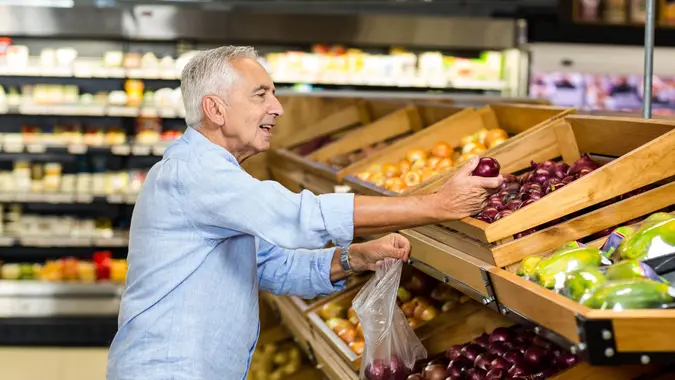 grocery-shopping-senior