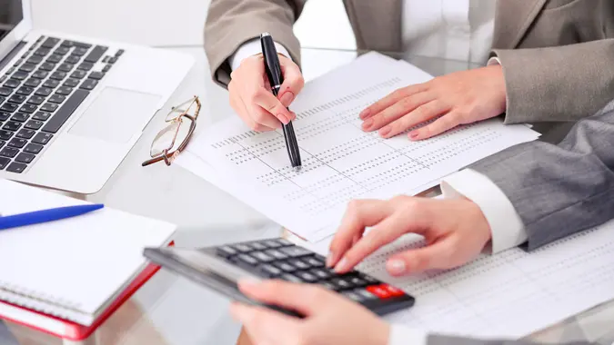 Here’s How To Avoid Paying Taxes on Investment Gains in 2026 — Legally