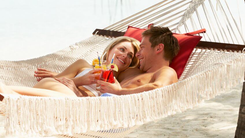 couple-on-vacation